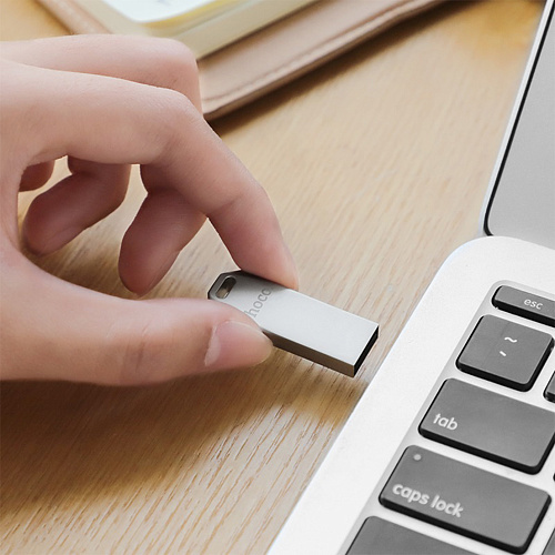 USB Flash Drive 2GB (UD4) скорость записи 6-10MB/S, скорость чтения 10-30MB/S