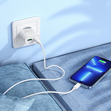 Сетевое зарядное устройство, 1 PD 20W + 1 USB 3.0 QC (C109A), HOCO, Type-C to Lightning, белый