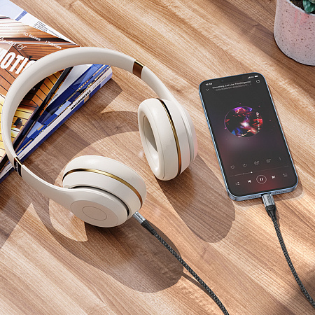 AUX Audio кабель 3,5 мм на Lightning, UPA26, HOCO, черный